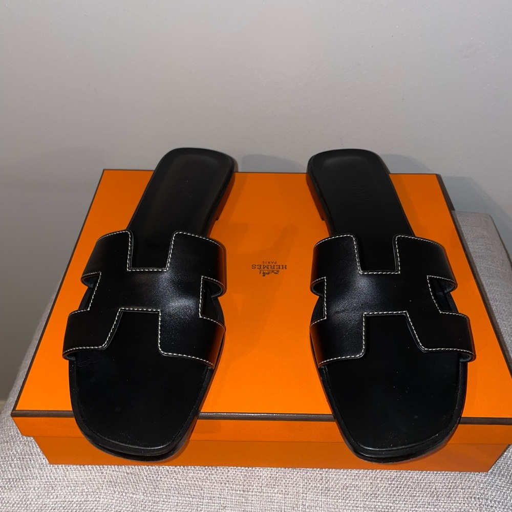 100% Authentic Hermes Oran Sandals Black